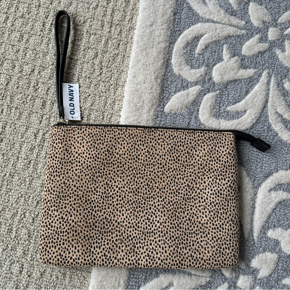 Old Navy oversized wristlet